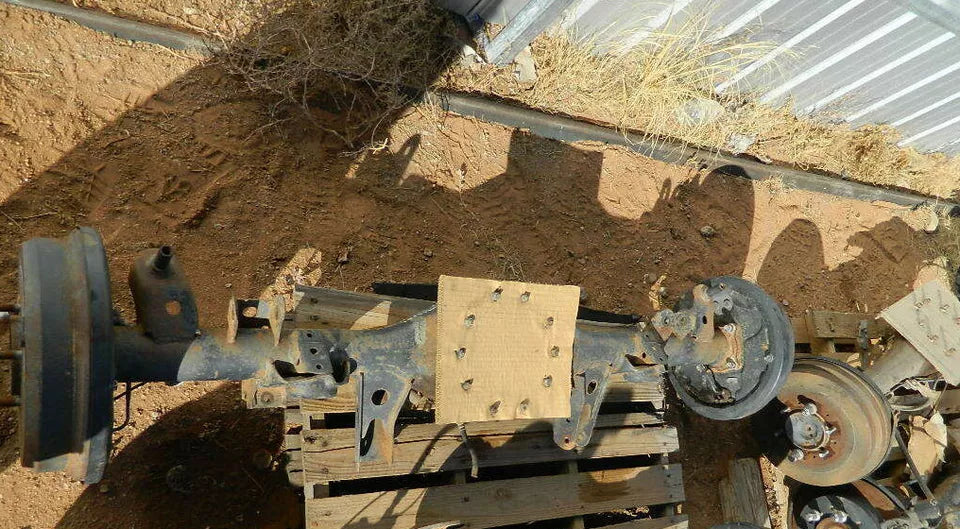 TOYOTA 4RUNNER 2.7L REAR END DIFFERENTIAL AXLE CARRIER HOUSING WITH AXLES ONLY