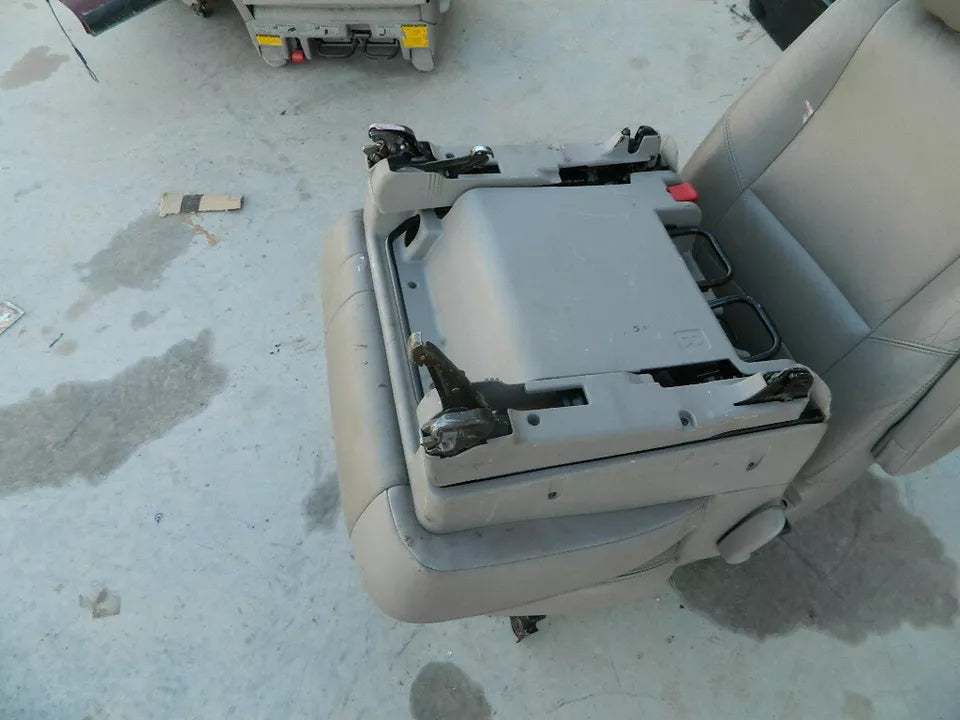 01 02 03 04 05 06 07 TOYOTA SEQUOIA REAR RIGHT PASSENGER SEAT (3RD ROW RIGHT)