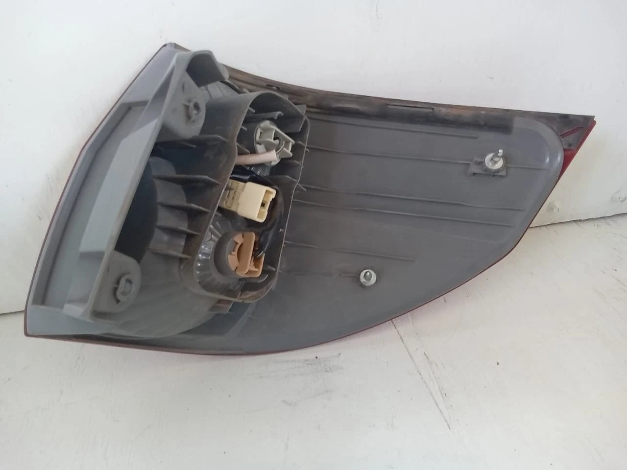 2006-2010 TOYOTA SIENNA TAIL LIGHT REAR LAMP LEFT DRIVER SIDE 81560AE020