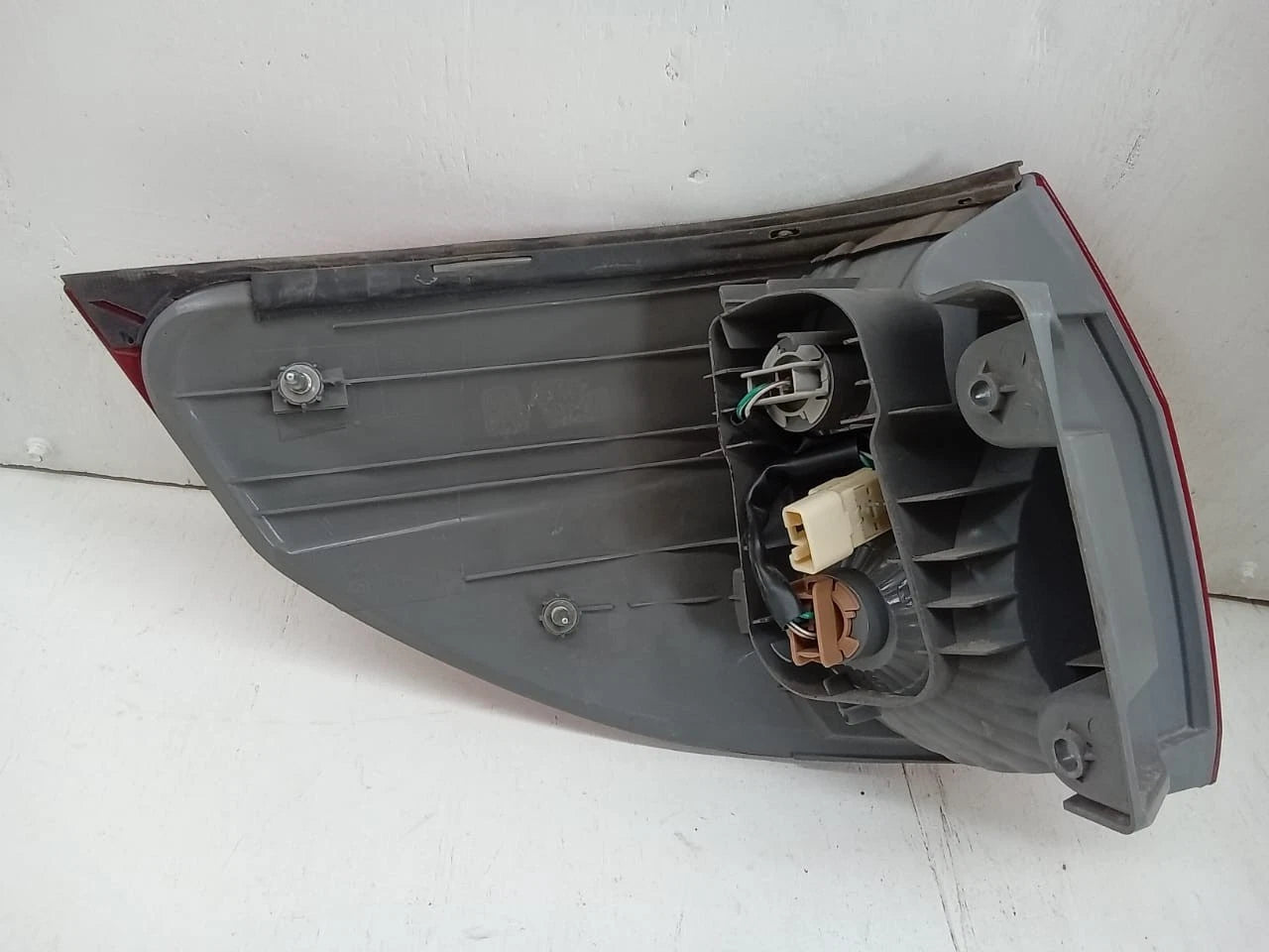 2006-2010 TOYOTA SIENNA TAIL LIGHT REAR LAMP RIGHT PASSENGER SIDE 81550AE020