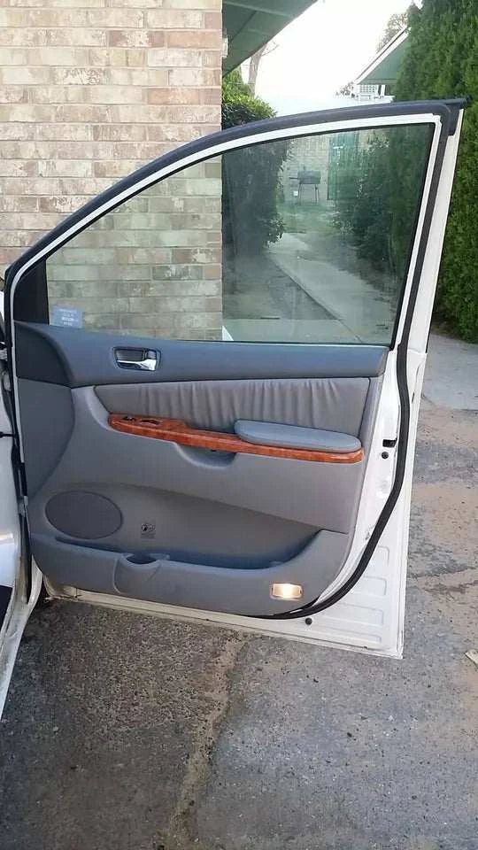 RIGHT FRONT PASSENGER DOOR