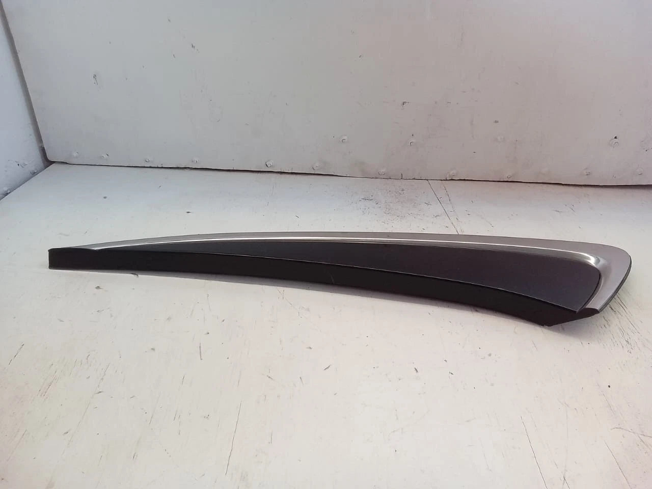 2015-2016 TOYOTA CAMRY LEFT LH SIDE REAR PILLAR TRIM MOLDING OEM 75056-06010