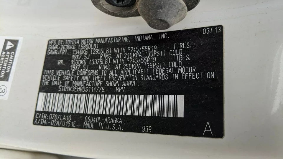 TOYOTA HIGHLANDER LEATHER SEATS - SET OF 5 (FRONT PASSENGER 2ND & 3RD ROW) SEATS