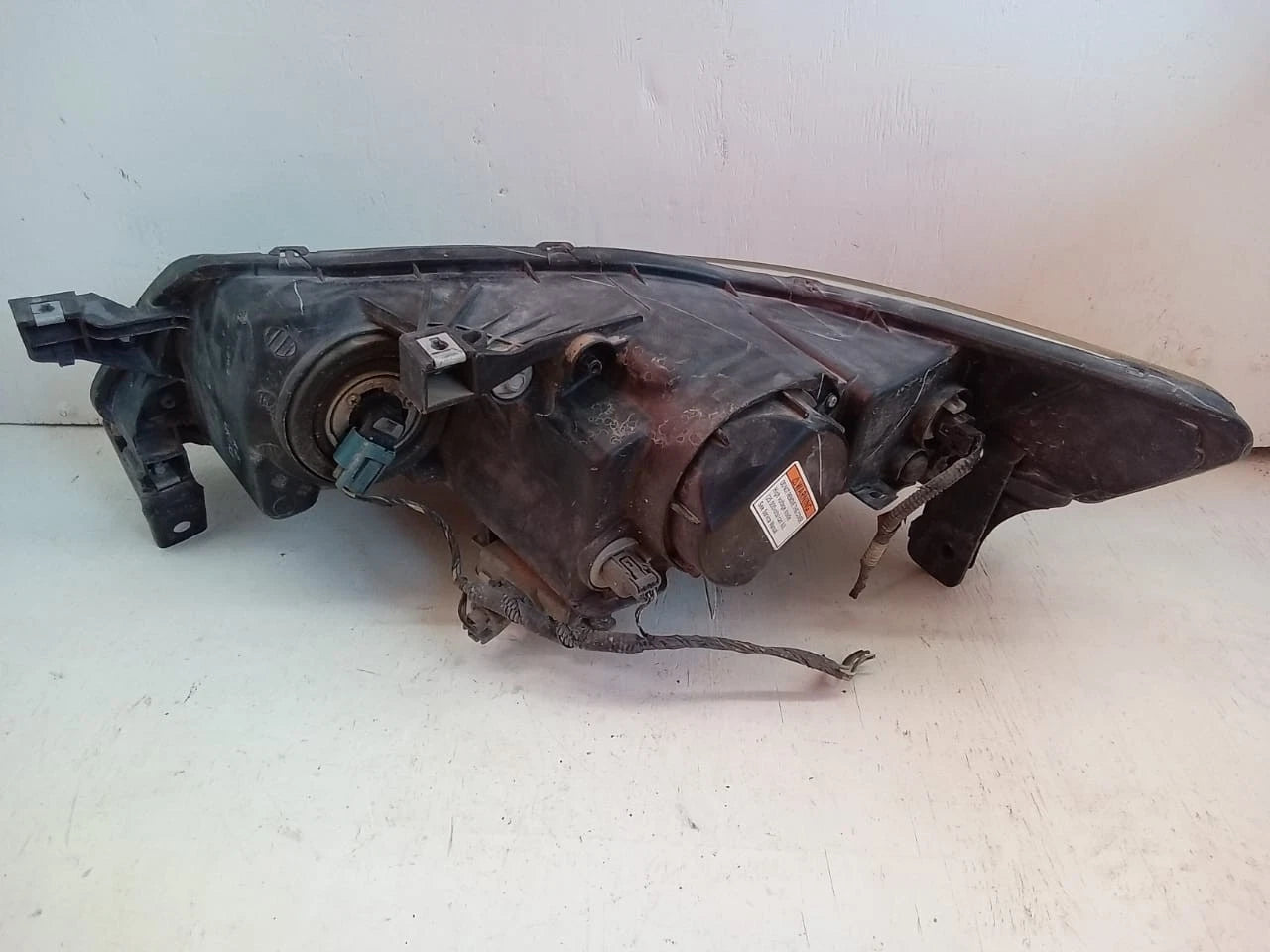 2007-2008 ACURA TL SEDAN RIGHT PASSENGER SIDE HEADLIGHT XENON HID HEADLAMP W3T16591 33151SEPA32