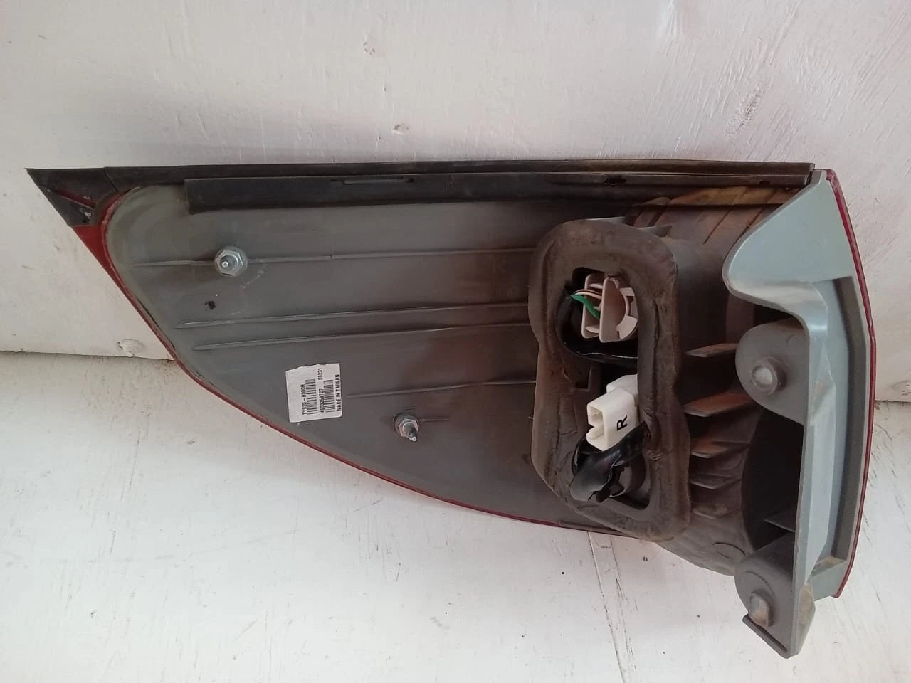 2006-2010 TOYOTA SIENNA TAIL LIGHT REAR LAMP RIGHT PASSENGER SIDE 81550AE020