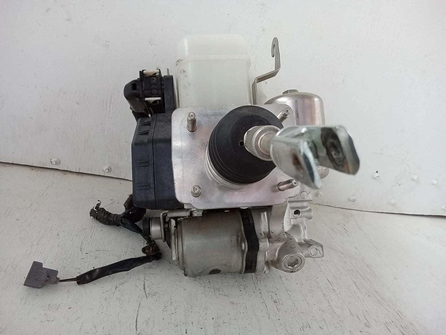 2005-2009 TOYOTA 4RUNNER 4.0L ABS PUMP BRAKE BOOSTER MASTER CYLINDER 89541-35050