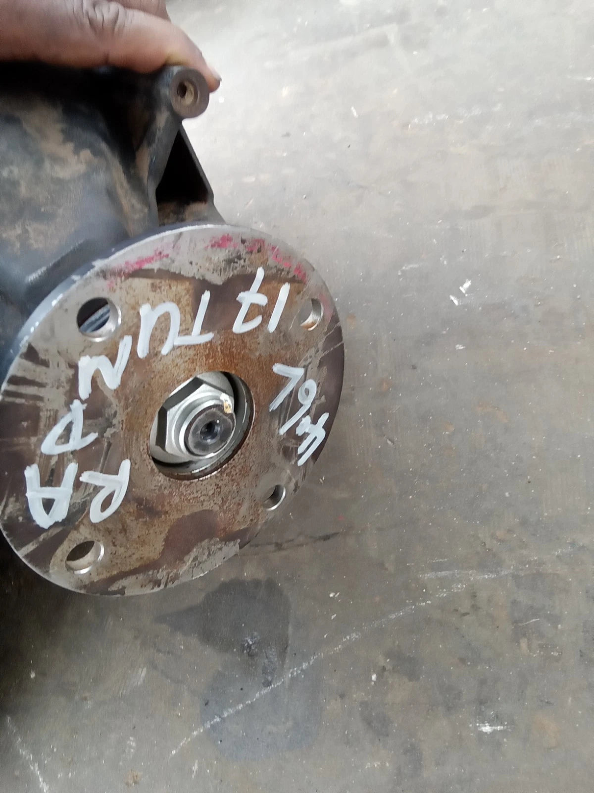 07-20 TOYOTA TUNDRA V8 4.7L 4.6L V6 4.0L REAR DIFFERENTIAL CARRIER 3RD MEMBER 41110-0C010