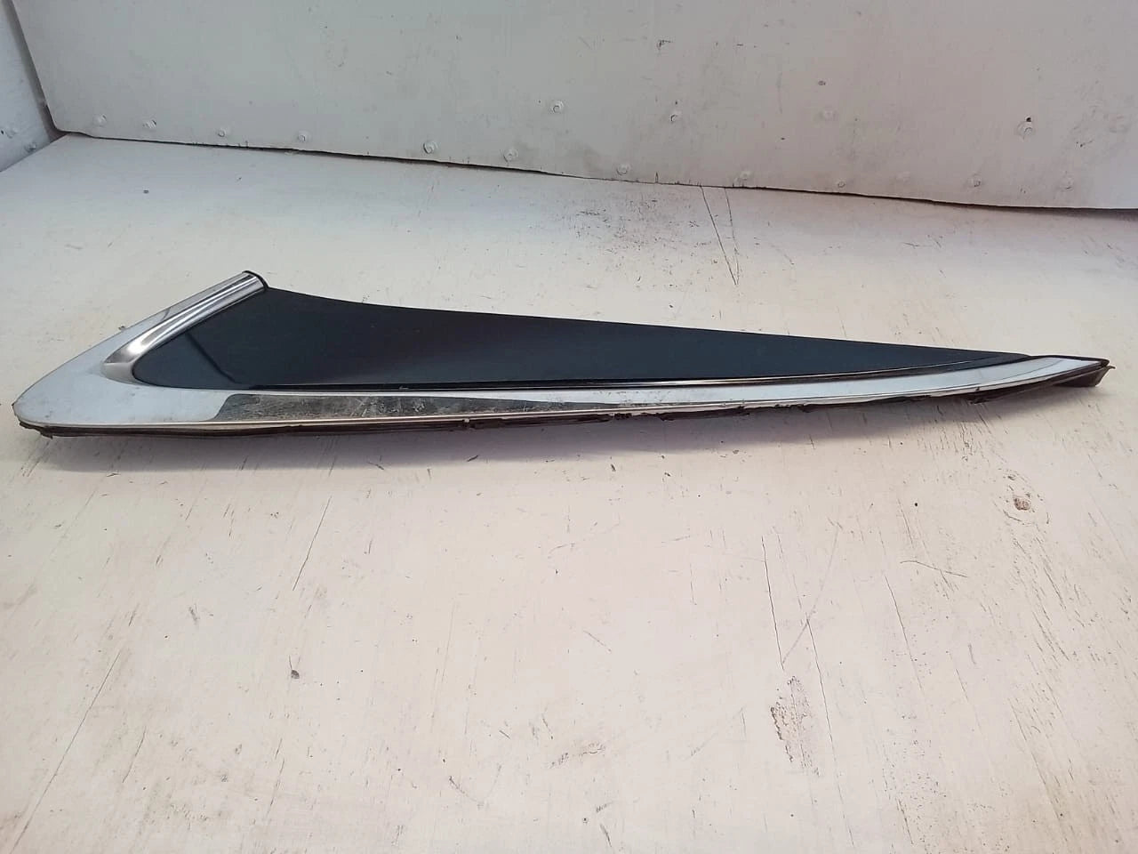 2015-2016 TOYOTA CAMRY LEFT LH SIDE REAR PILLAR TRIM MOLDING OEM 75056-06010