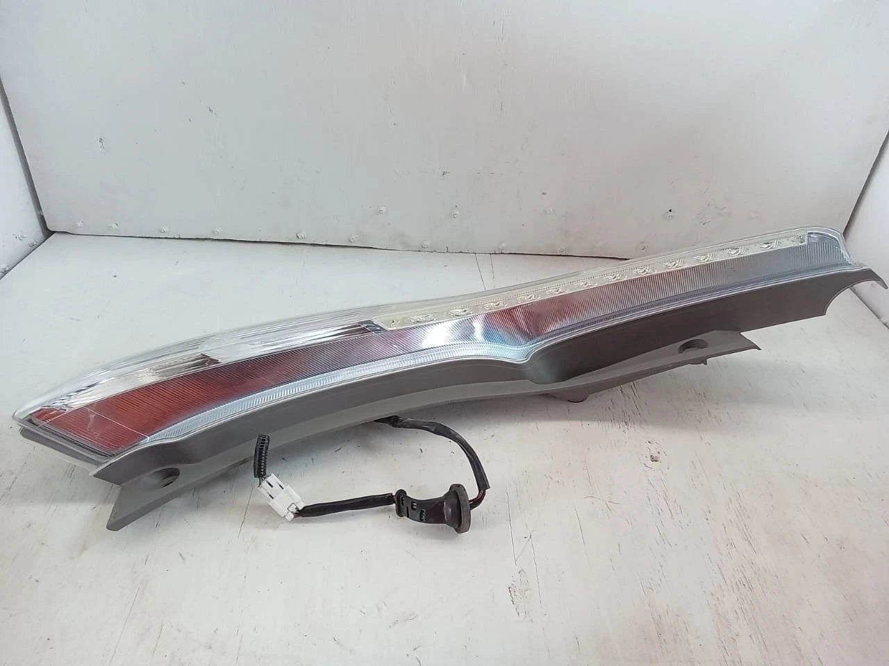 2013-2014 NISSAN LEAF REAR LAMP LEFT DRIVER SIDE 26555-3NA3A