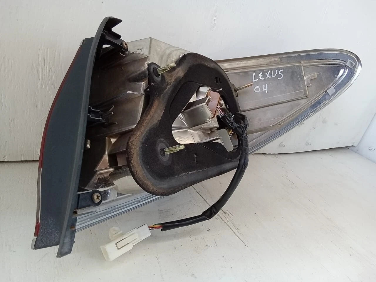2004-2006 LEXUS ES330 ES 330 TAIL LIGHT REAR LAMP LEFT DRIVER SIDE 8155133430