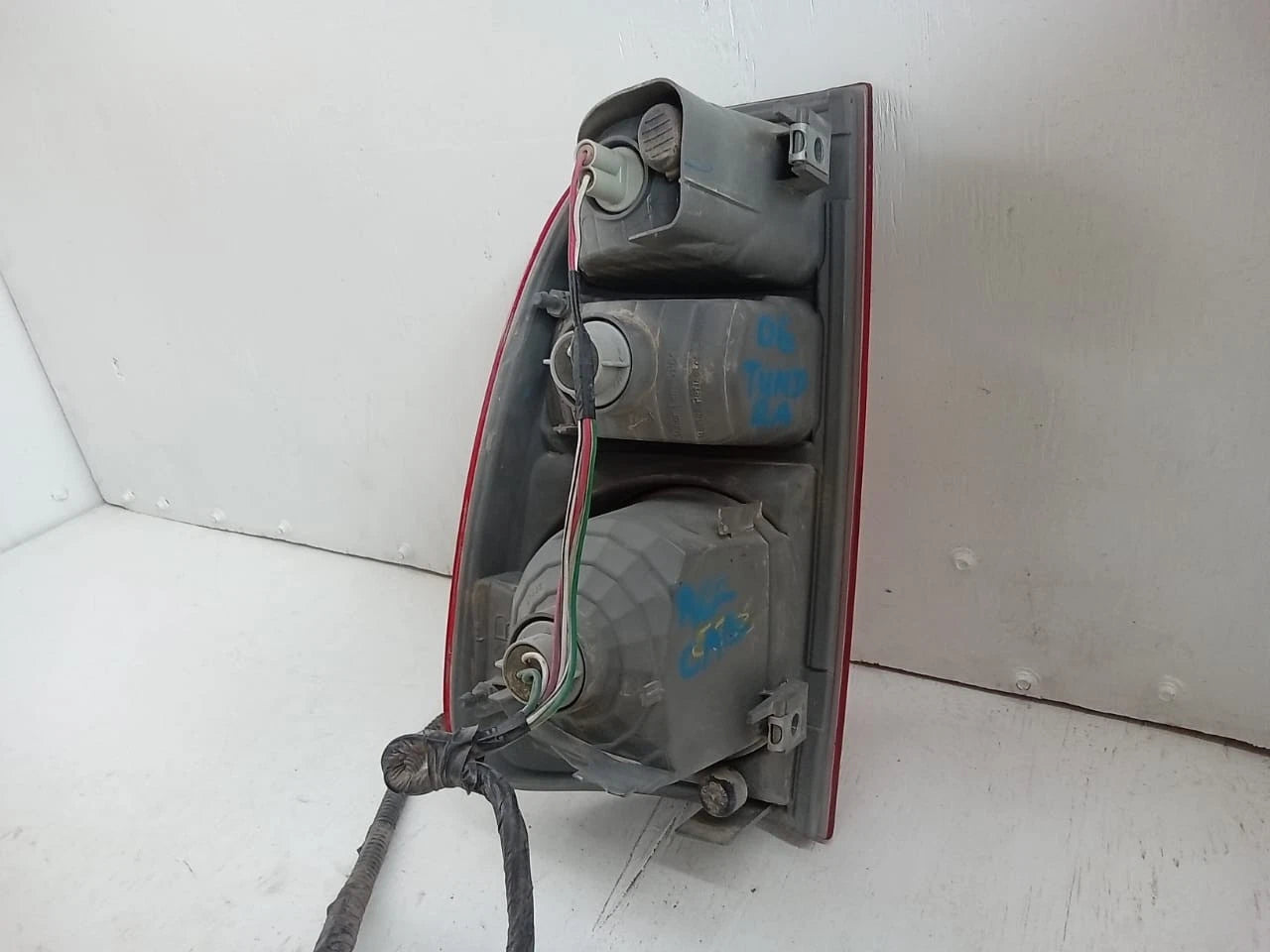2005-2006 TOYOTA TUNDRA TAIL LIGHT REAR LAMP RIGHT PASSENGER SIDE ACCESS CAB 815500C060