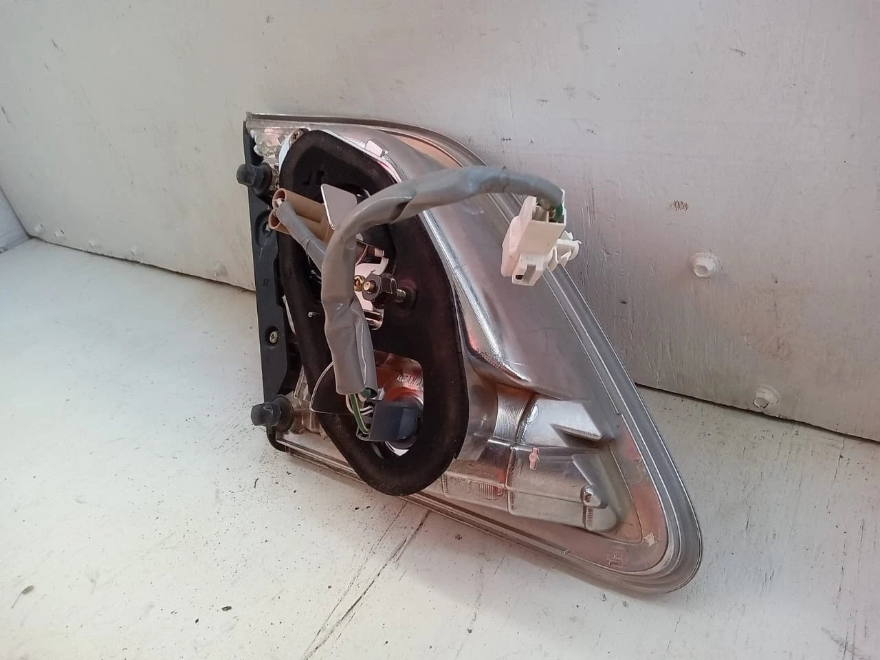 2004-2006 LEXUS ES330 REAR LAMP RIGHT PASSENGER SIDE 81551-33430