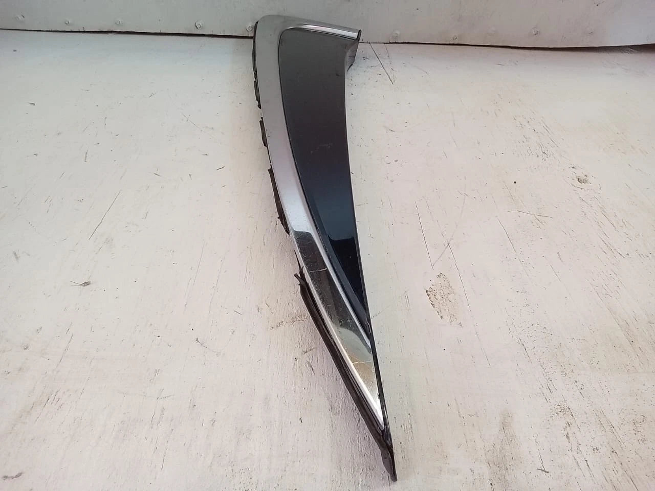 2015-2016 TOYOTA CAMRY LEFT LH SIDE REAR PILLAR TRIM MOLDING OEM 75056-06010