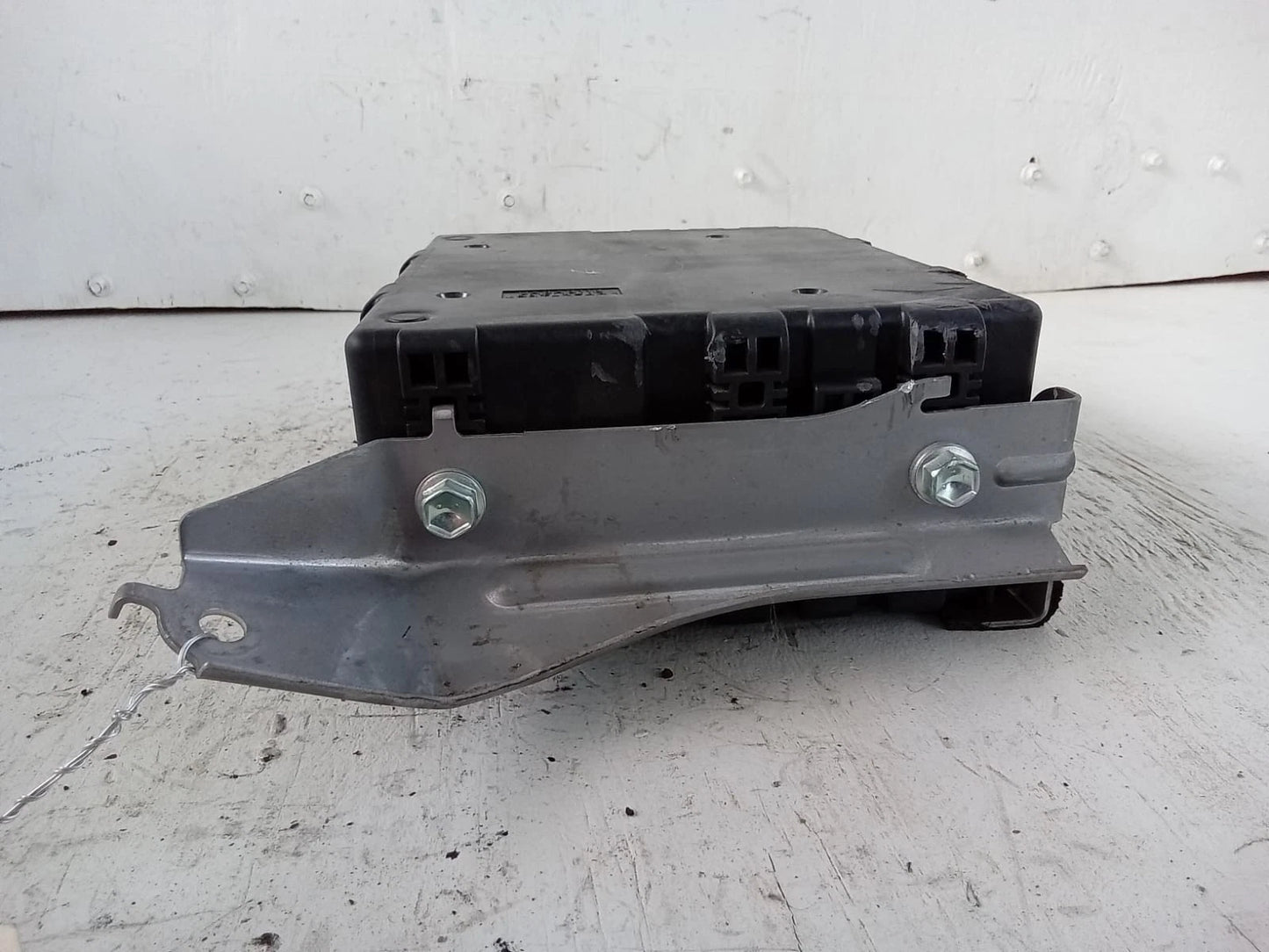 2006-2013 TOYOTA HIGHLANDER CAMRY BRAKE CONTROL POWER SUPPLY MODULE 89680-33010