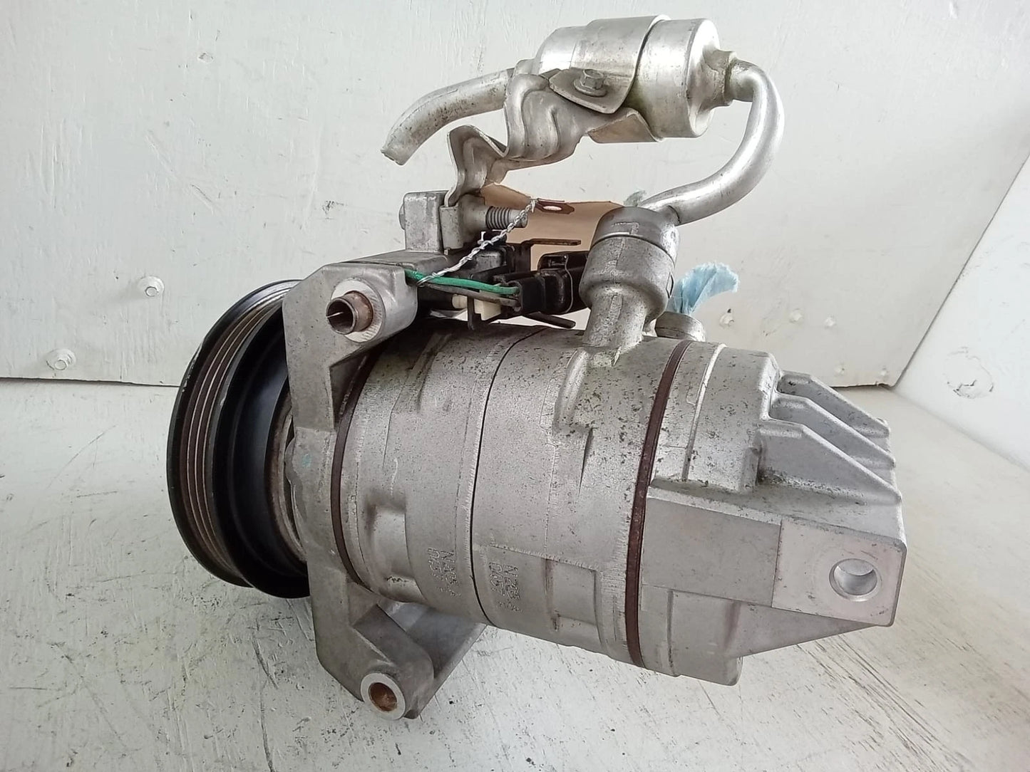 2011-2014 FORD MUSTANG 3.7L A/C COMPRESSOR BR33-19D629-AD | 002C286282