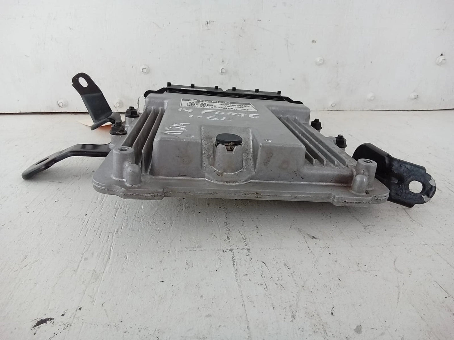 2014 KIA FORTE 1.6L ENGINE COMPUTER CONTROL MODULE ECU ECM 39110-2BDR5