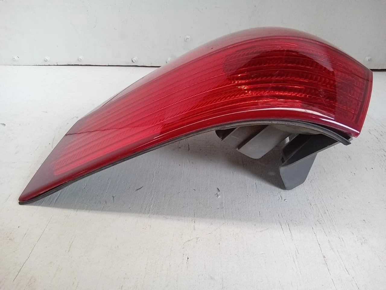 2006-2010 TOYOTA SIENNA TAIL LIGHT REAR LAMP RIGHT PASSENGER SIDE 81550AE020
