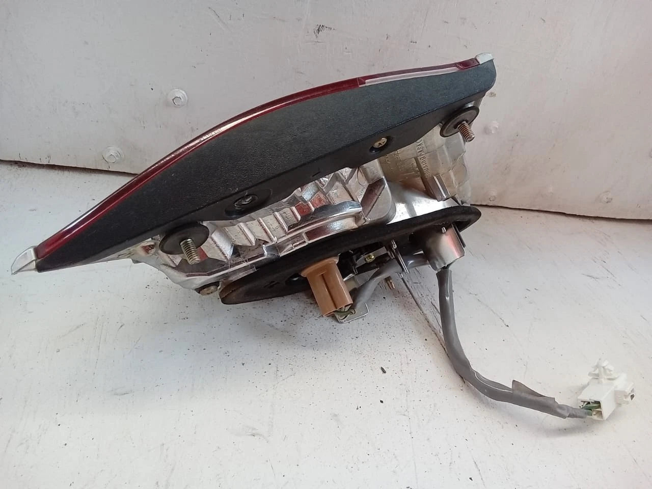 2004-2006 LEXUS ES330 REAR LAMP LEFT DRIVER SIDE 81561-33430