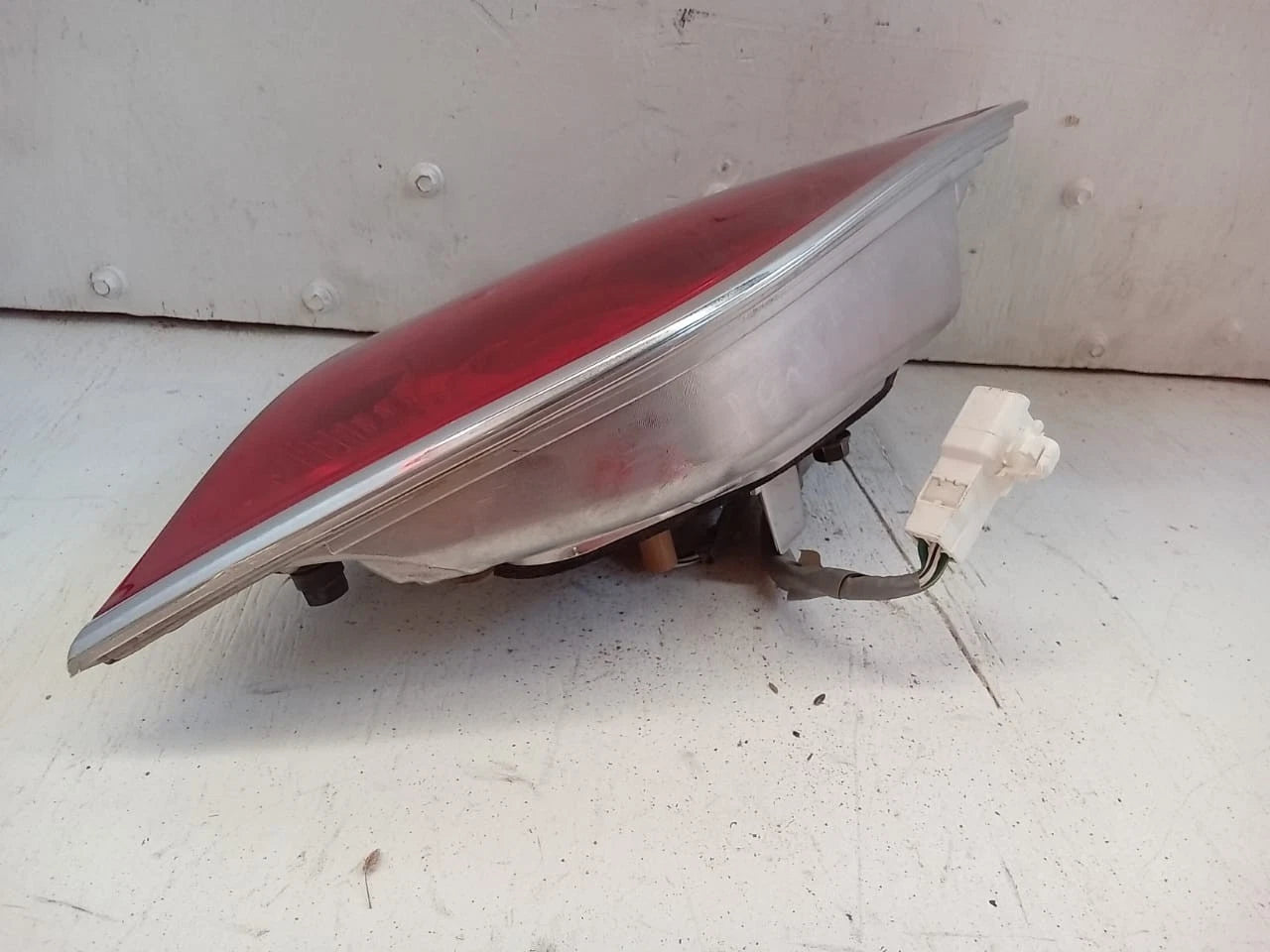 2004-2006 LEXUS ES330 REAR LAMP RIGHT PASSENGER SIDE 81551-33430