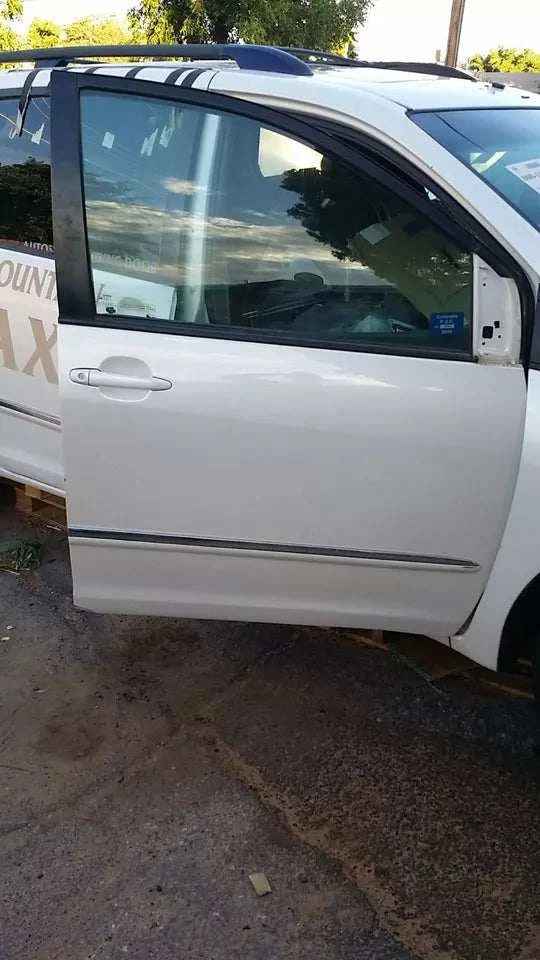 RIGHT FRONT PASSENGER DOOR