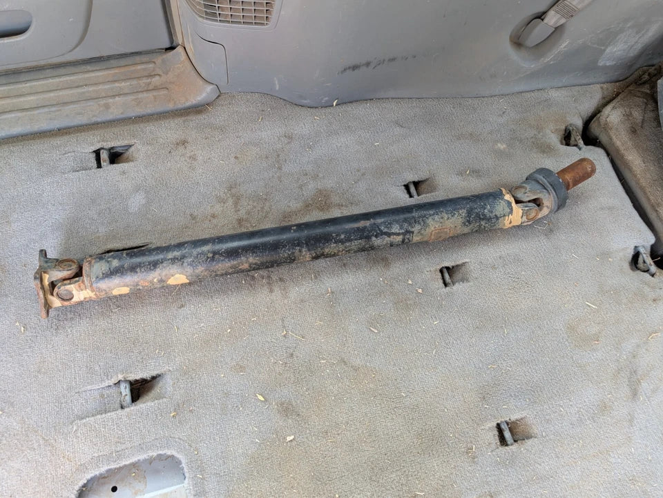 2004-2010 TOYOTA SIENNA 4WD AWD FRONT DRIVE SHAFT ASSEMBLY. GOOD CONDITION!