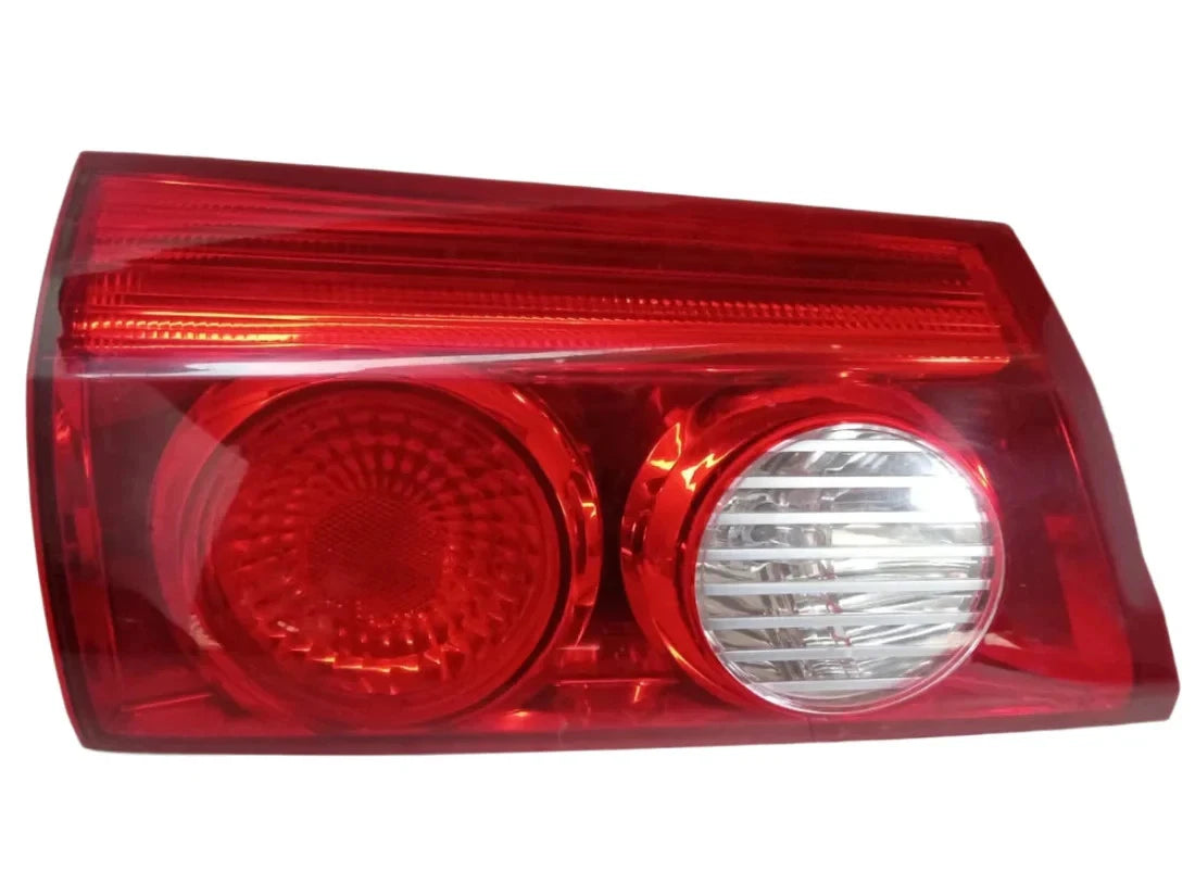 2006 - 2010 TOYOTA SIENNA LID TAIL LIGHT REAR LAMP LEFT DRIVER SIDE 81680-AE020