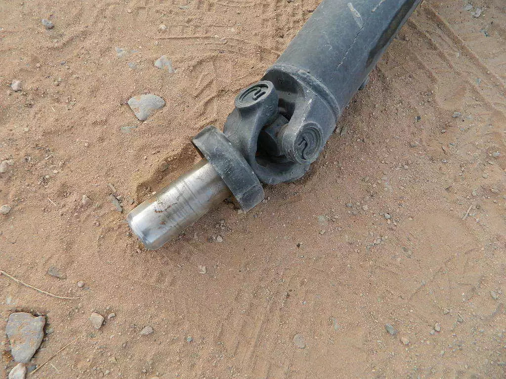 2001-2004 TOYOTA SEQUOIA V8 4.7L 2WD 4X2 REAR DRIVE SHAFT ASSEMBLY - OEM