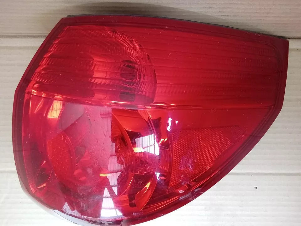2006-2010 TOYOTA SIENNA TAIL LIGHT REAR LAMP RIGHT PASSENGER SIDE - OEM