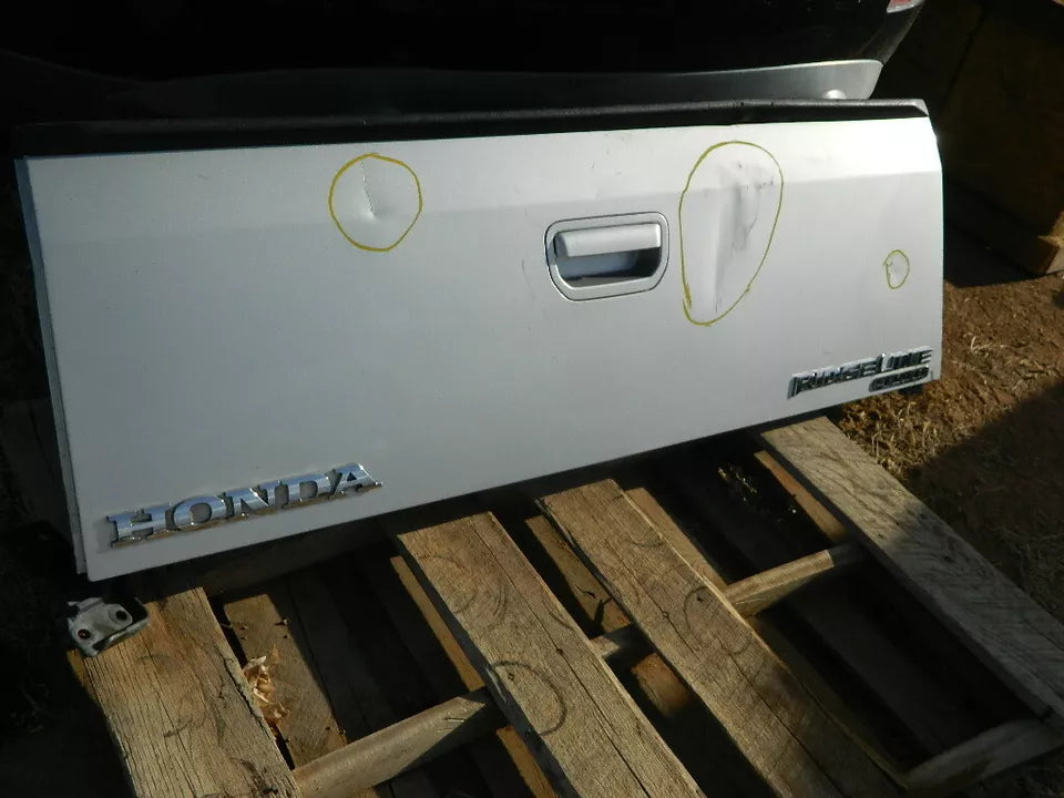 HONDA RIDGELINE TRUNK LID TAIL GATE TAILGATE LIFTGATE W/O CAMERA- SILVER