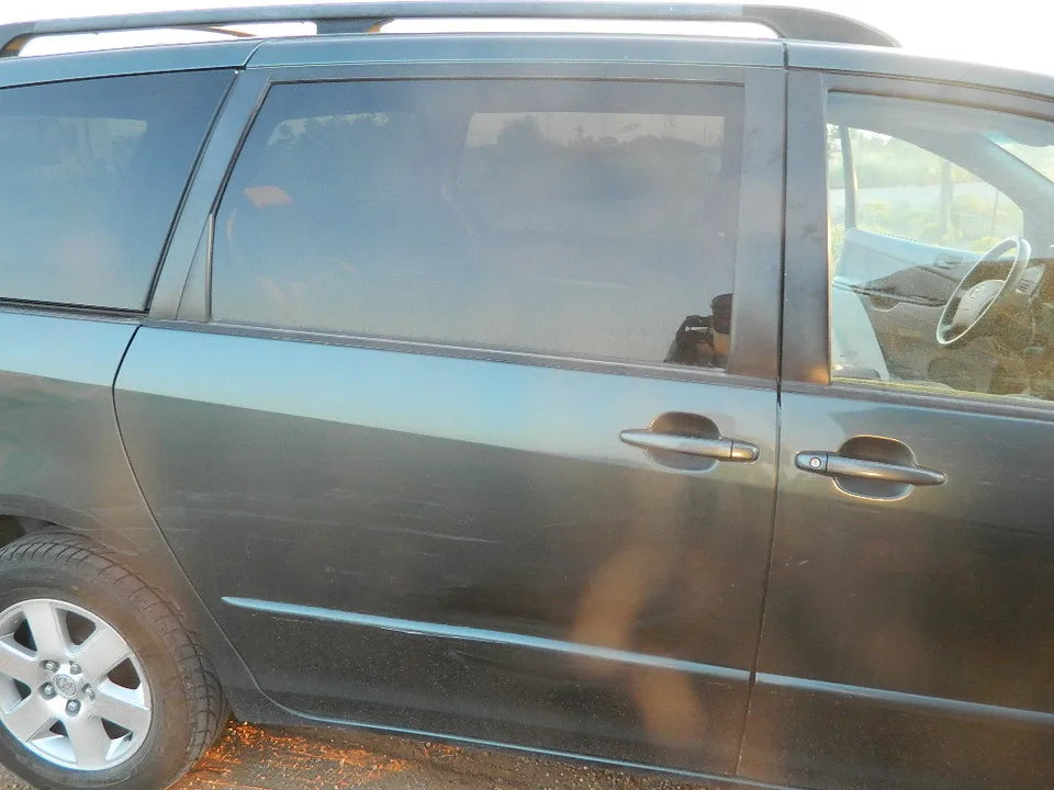 2004 2005 2006 2007 2008 2009 2010 TOYOTA SIENNA REAR RIGHT PASSENGER DOOR OEM