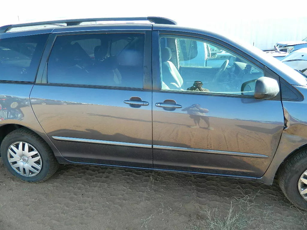 2004 - 2010 TOYOTA SIENNA FRONT AND REAR RIGHT PASSENGER DOORS DOOR SET(2 DOORS)