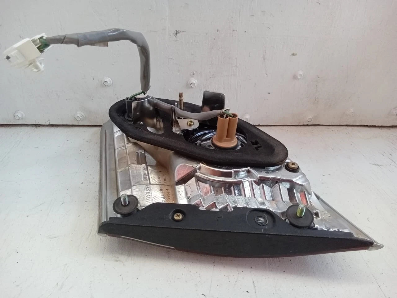 2004-2006 LEXUS ES330 REAR LAMP LEFT DRIVER SIDE 81561-33430