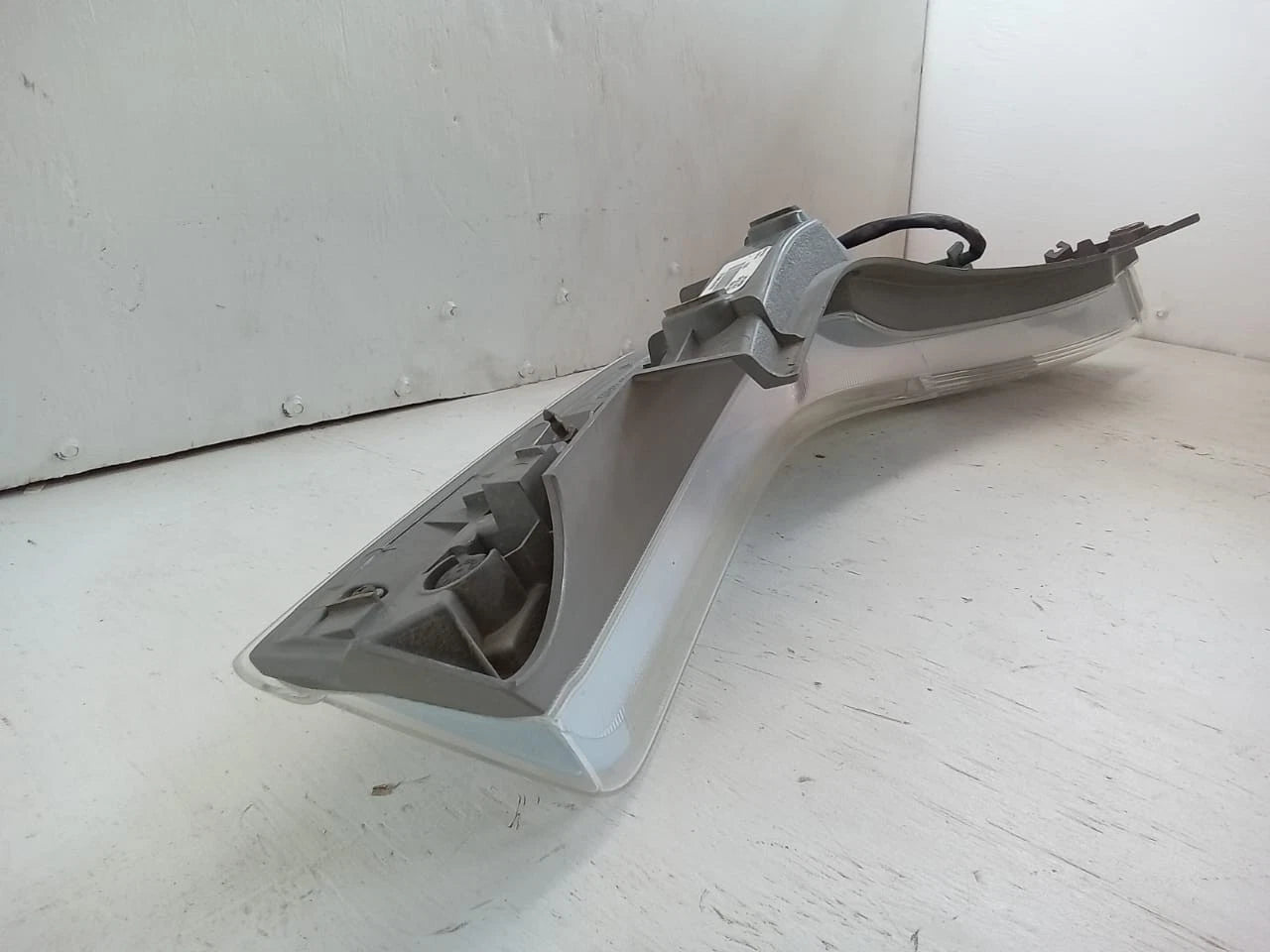 2013-2014 NISSAN LEAF REAR LAMP LEFT DRIVER SIDE 26555-3NA3A