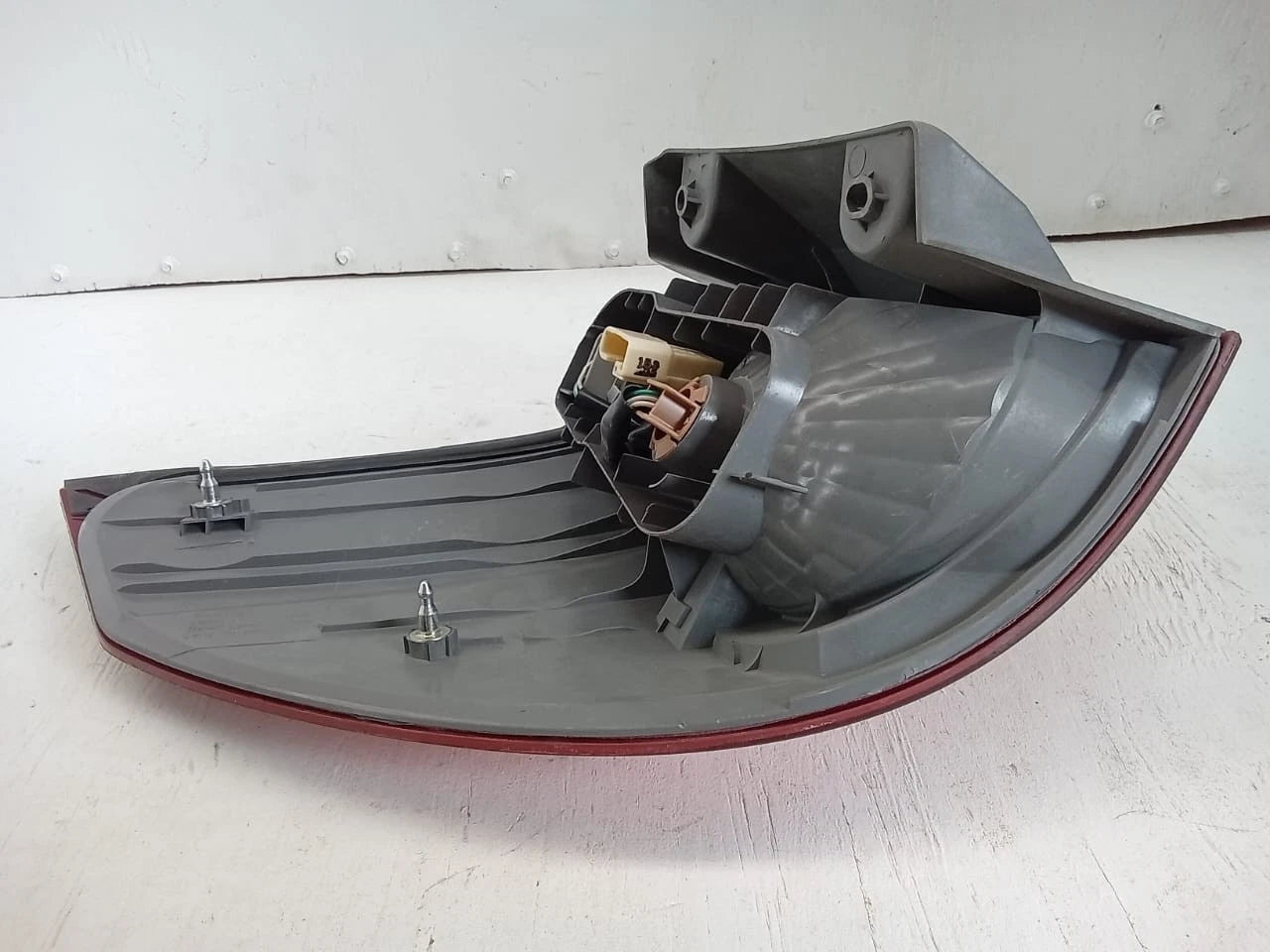 2006-2010 TOYOTA SIENNA TAIL LIGHT REAR LAMP RIGHT PASSENGER SIDE 81550AE020