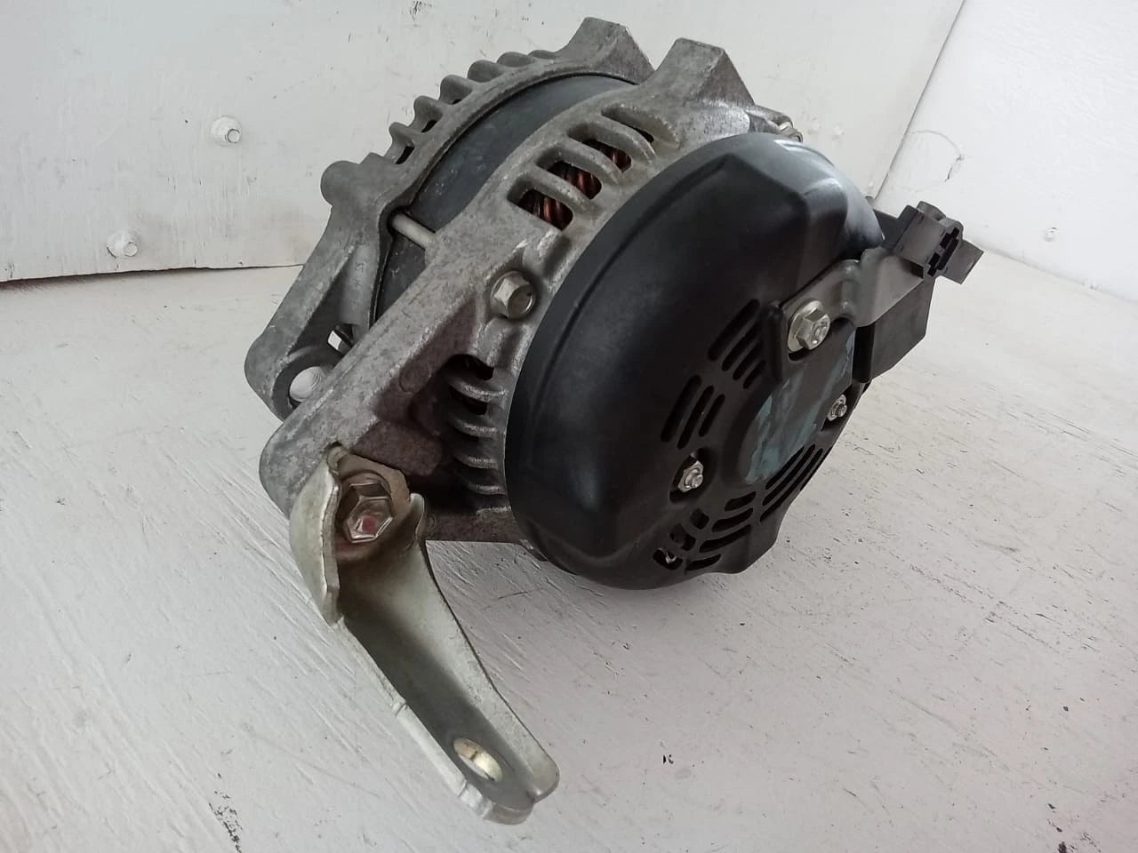 2010-2021 TOYOTA 4RUNNER 4.0L ALTERNATOR GENERATOR 27060-31190 / 104210-2865