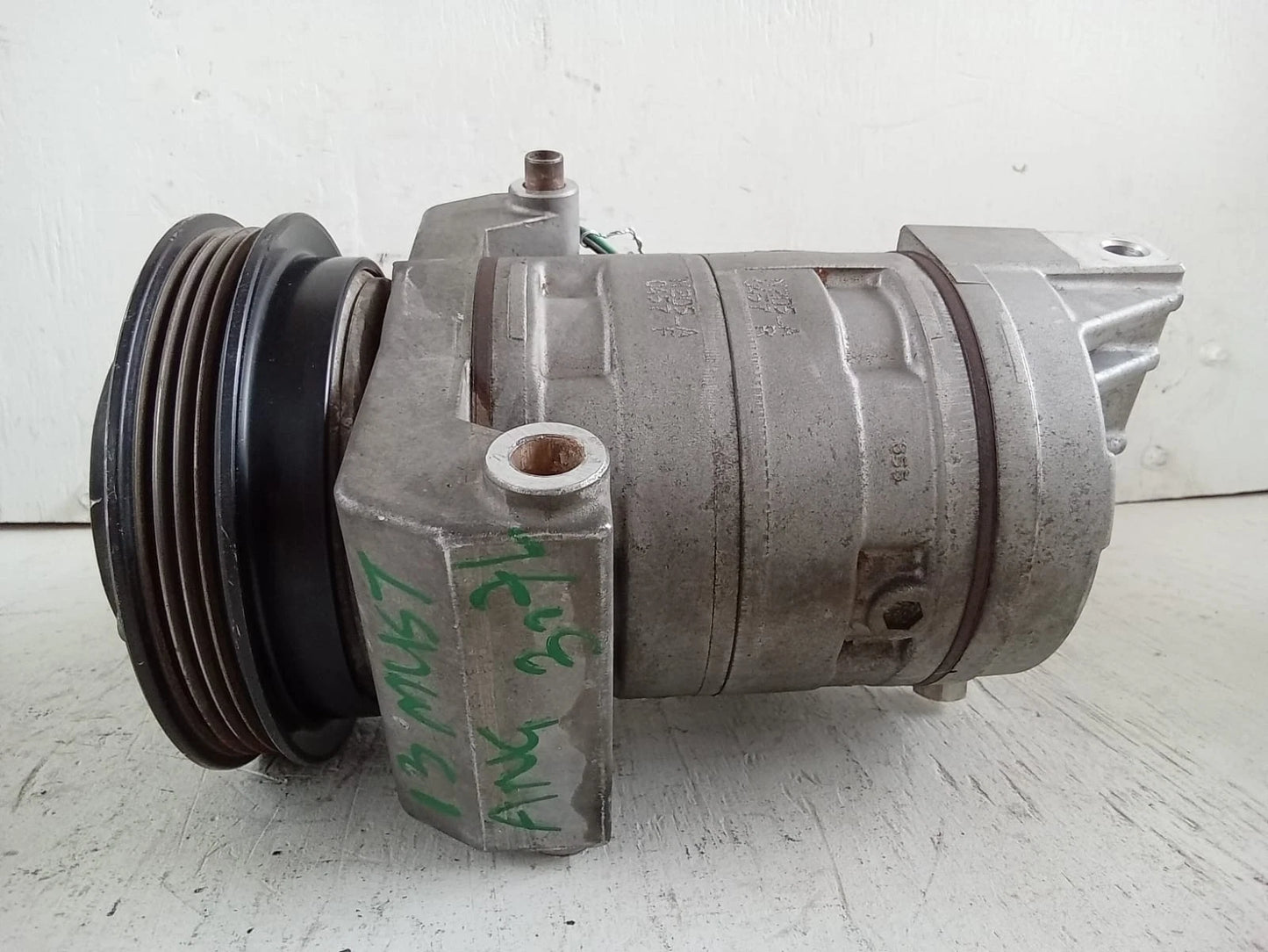 2011-2014 FORD MUSTANG 3.7L A/C COMPRESSOR BR33-19D629-AD | 002C286282