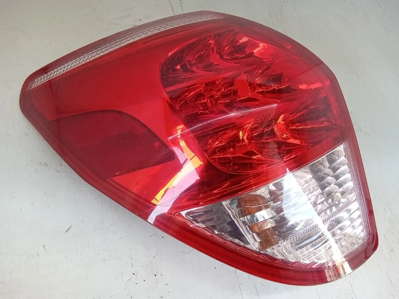 2006-2008 TOYOTA RAV4 TAIL LIGHT REAR LAMP LEFT DRIVER SIDE 81561-42100