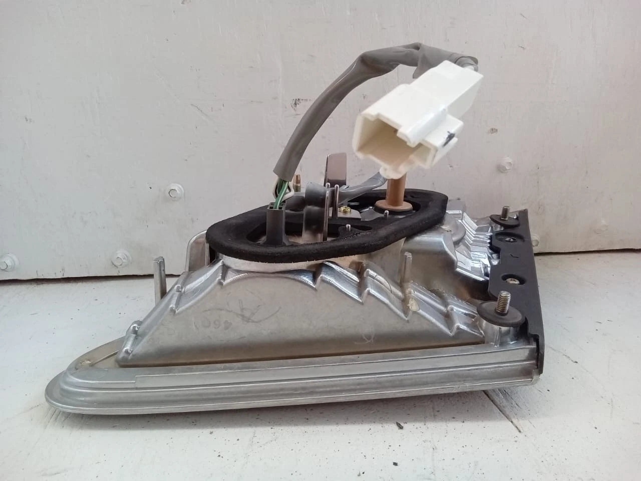 2004-2006 LEXUS ES330 REAR LAMP LEFT DRIVER SIDE 81561-33430