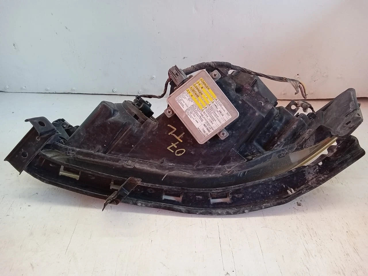 2007-2008 ACURA TL SEDAN RIGHT PASSENGER SIDE HEADLIGHT XENON HID HEADLAMP W3T16591 33151SEPA32
