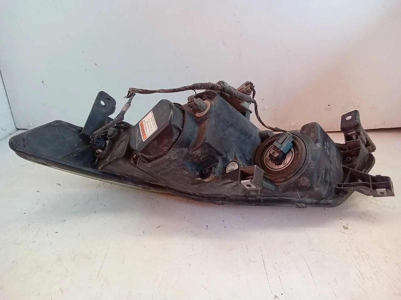 2007-2008 ACURA TL SEDAN RIGHT PASSENGER SIDE HEADLIGHT XENON HID HEADLAMP W3T16591 33151SEPA32