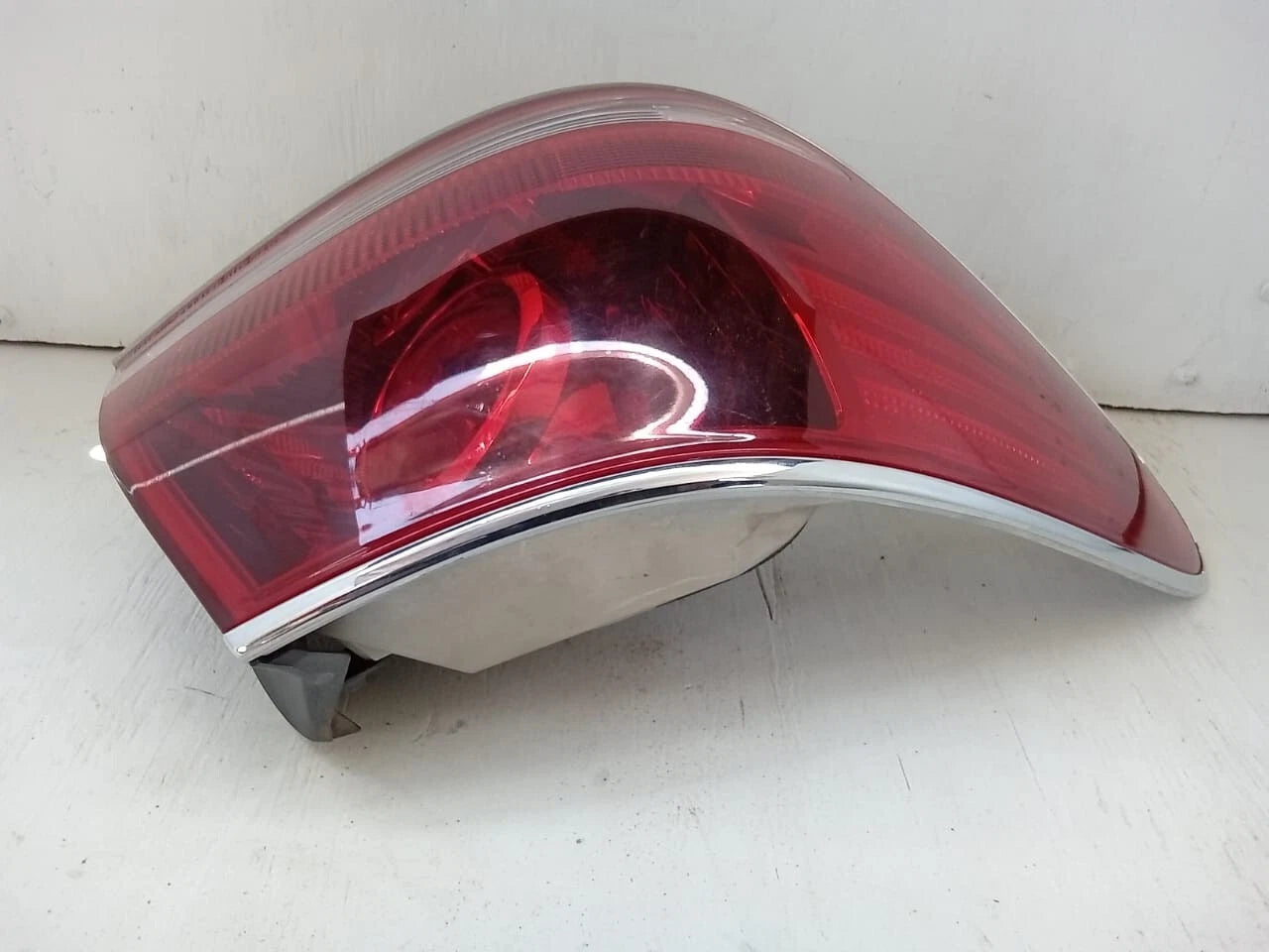2004-2006 LEXUS ES330 ES 330 TAIL LIGHT REAR LAMP LEFT DRIVER SIDE 8155133430