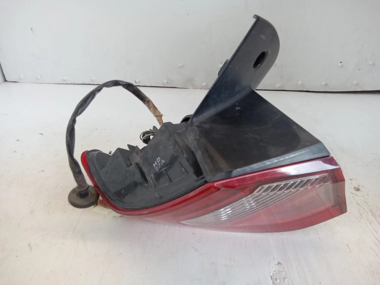2018-2020 MITSUBISHI ECLIPSE CROSS TAIL LIGHT REAR LAMP RIGHT PASSENGER SIDE 8330B014
