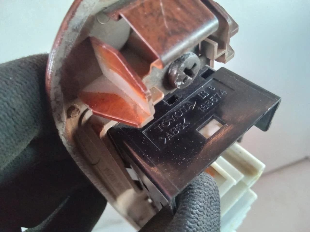 00-06 TOYOTA TUNDRA DRIVER SIDE MASTER POWER WINDOW SWITCH WOOD GRAIN 742020C020