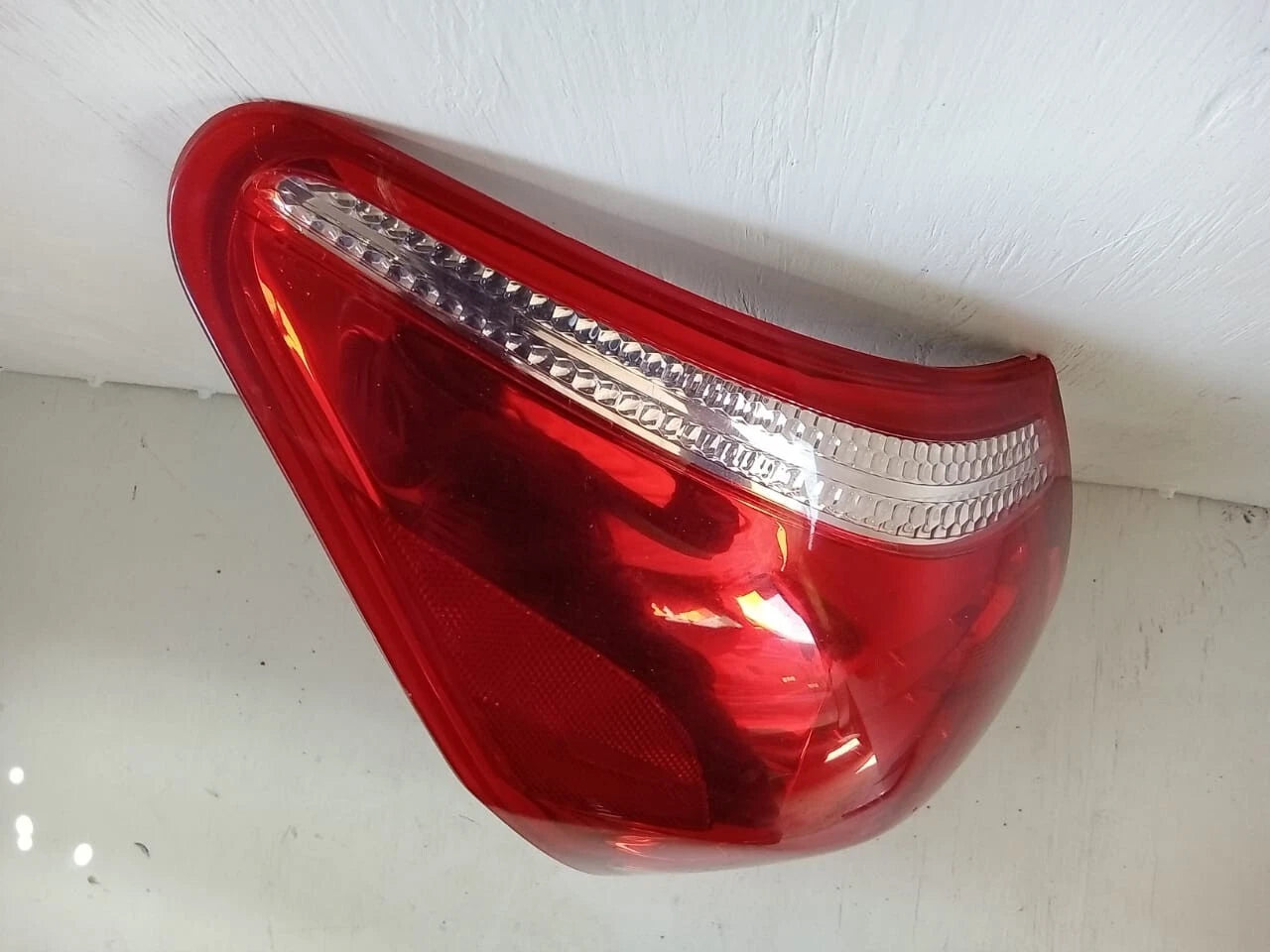 2006-2008 TOYOTA RAV4 TAIL LIGHT REAR LAMP LEFT DRIVER SIDE 81561-42100