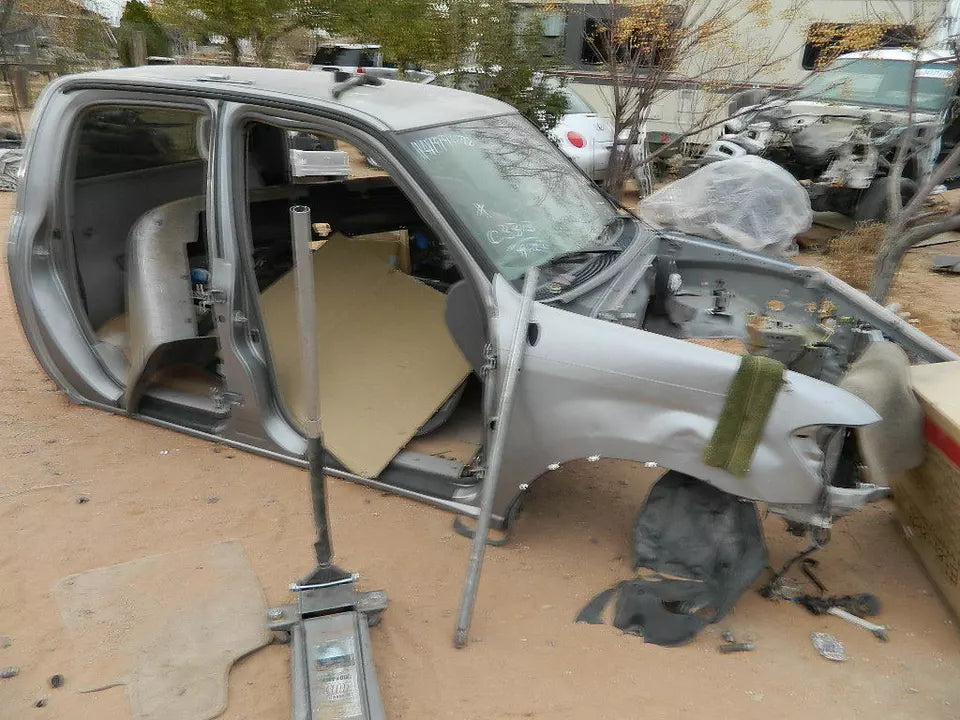 2004-2006 TOYOTA TUNDRA 4.7L V8 DOUBLE CAB TRUCK CABIN ONLY GRAY SILVER COLOR
