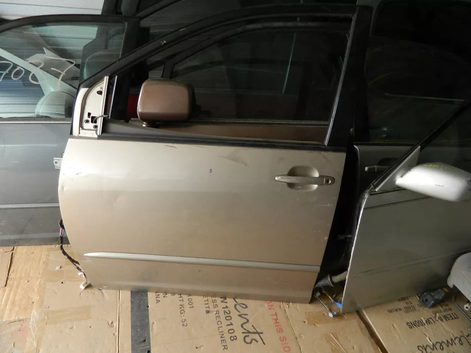 TOYOTA SIENNA LEFT FRONT DRIVER DOOR-NO MIRROR