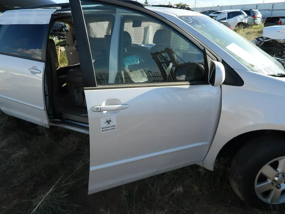 2004 2005 2006 2007 2008 2009 2010 TOYOTA SIENNA FRONT RIGHT PASSENGER DOOR- 071