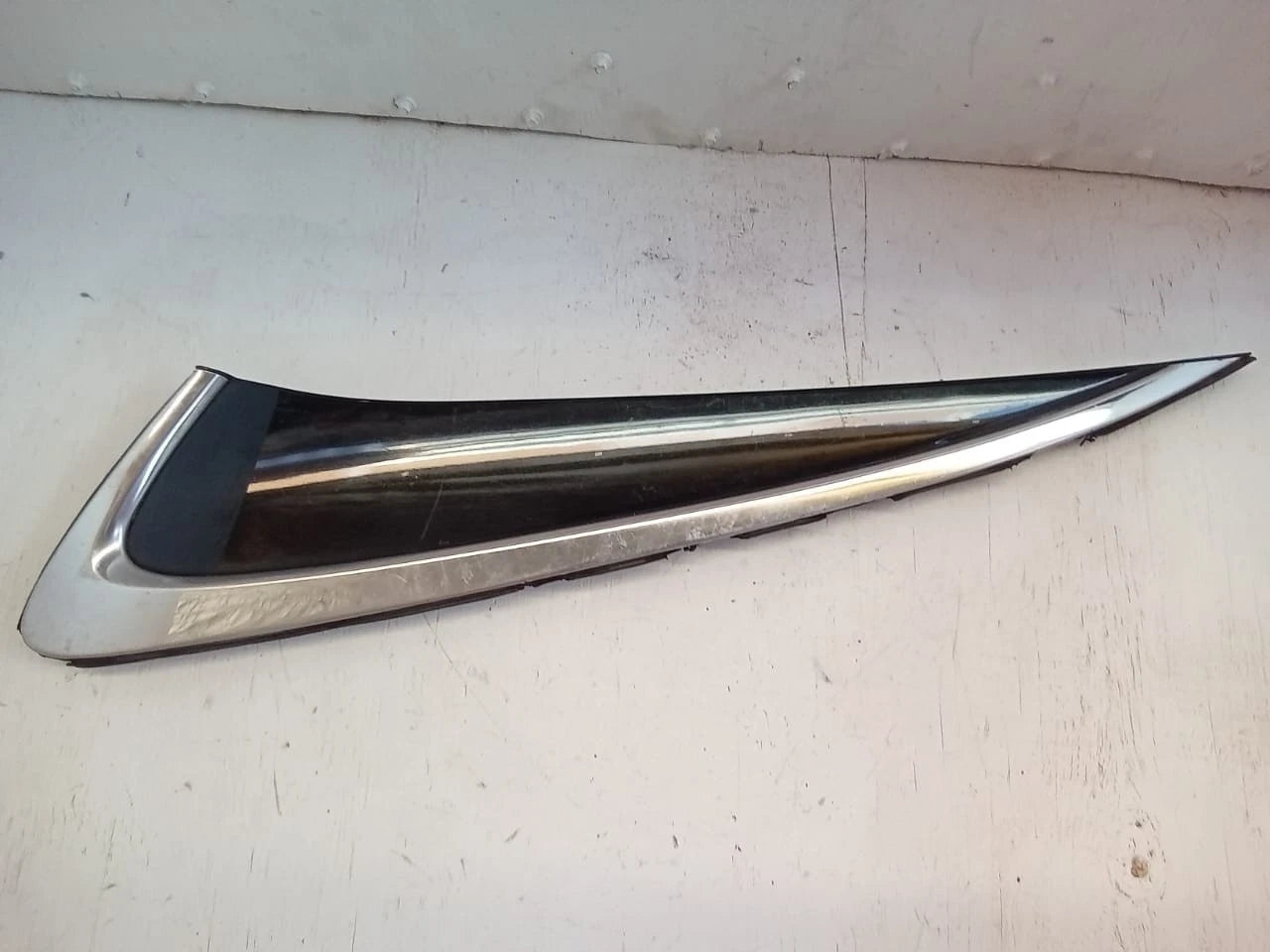 2015-2016 TOYOTA CAMRY LEFT LH SIDE REAR PILLAR TRIM MOLDING OEM 75056-06010