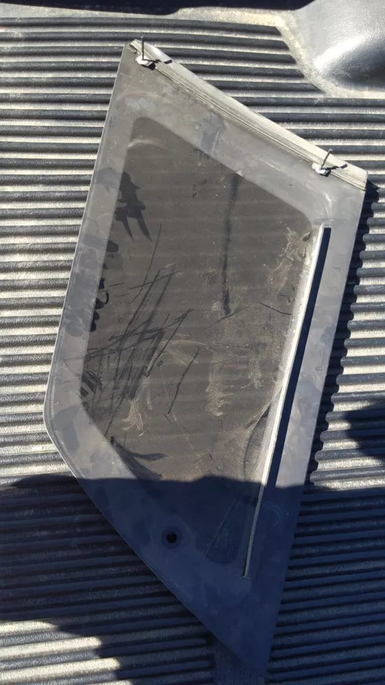 2004 2005 2006 2007 2008 2009 2010 TOYOTA SIENNA CE LE LEFT QUARTER WINDOW GLASS