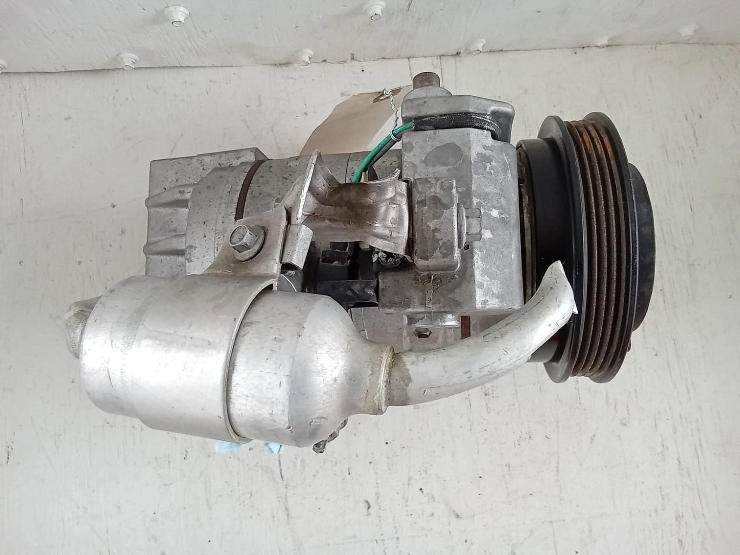 2011-2014 FORD MUSTANG 3.7L A/C COMPRESSOR BR33-19D629-AD | 002C286282